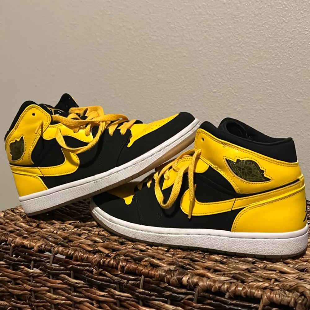 Men’s Jordan “New Love” from the old love new love 2007 pack